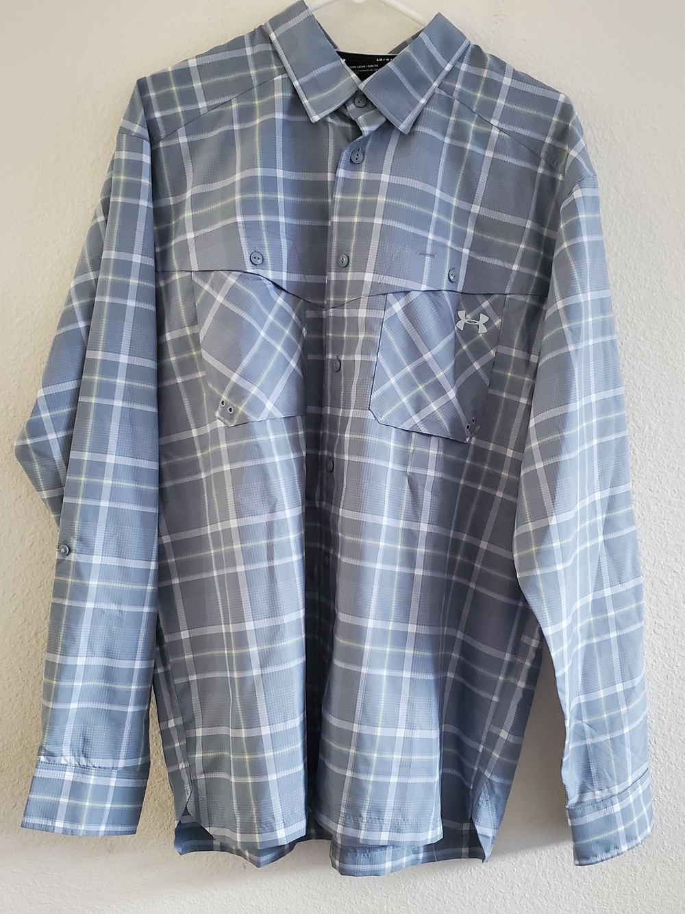NWT Under Armour Men’s Heatgear Gray Plaid Button-Down Shirt Size L